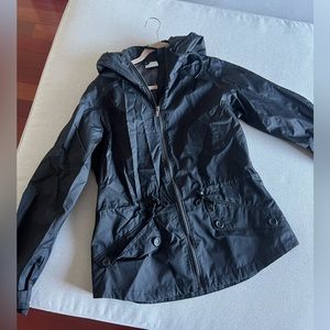 Women’s Black Columbia Zip Up Lightweight Rain Jacket